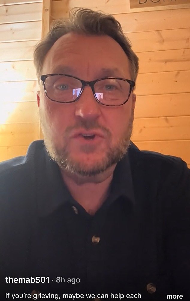 El comentarista de dardos de Sky Sports, Wayne Mardell, comparte un video crudo y emotivo sobre el dolor ‘brutal’ continuo tras la muerte de su esposa en 2024.