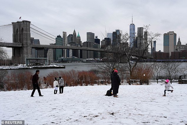 Advertencia terrible para la costa este mientras una tormenta de nieve aplasta los aeropuertos de Nueva York con 26 pulgadas de nieve: ‘Cerrará ciudades’ Reescribirá la historia’