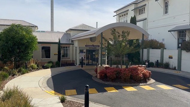 Un hombre ha muerto y otro está bajo custodia policial en el conflictivo Swanston Center.