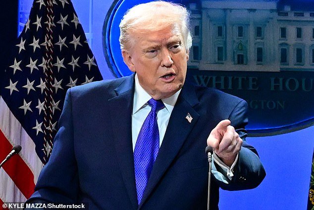 Trump ‘planea asesinar al hijo del líder supremo de Irán’ – Valientes manifestantes marchan en Teherán cantando ‘Muerte al ayatolá’