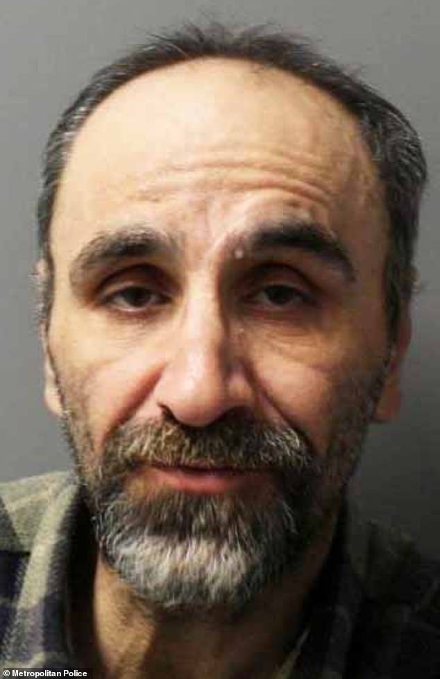 ‘Chef esclavizado por un narcotraficante’ murió tras ser golpeado y dejado dormir junto a perros durante semanas, según escuchó el tribunal