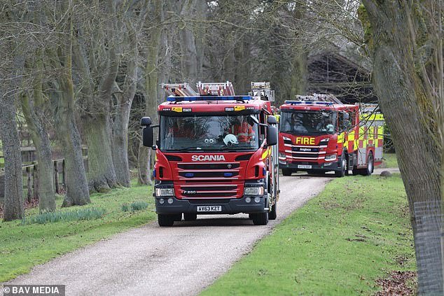 Dos camiones de bomberos se apresuraron a entrar en la finca de Sandringham donde vive Andrew Mountbatten-Windsor después de responder a una «falsa alarma».