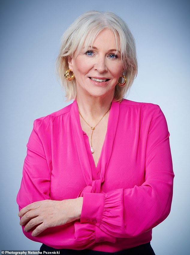 Nadine Dorries: Olvídese de la perorata llena de odio de John Leaming sobre los niños pobres en el pub. Mi incómodo intercambio en un restaurante de Cotswold con una famosa actriz de Hollywood y sus comentarios sobre mi nieta fueron aún peores.