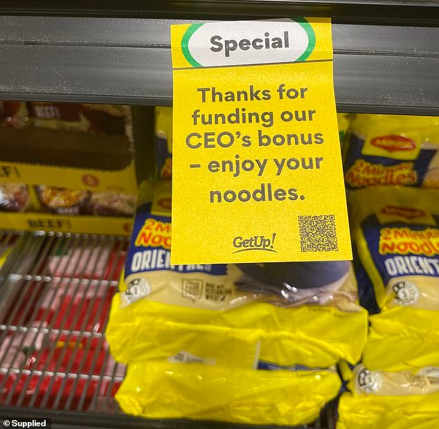 Los compradores se vuelven contra Coles y Woolworths mientras el pan se convierte en un lujo «extremo» en medio de la creciente crisis del costo de vida en Australia