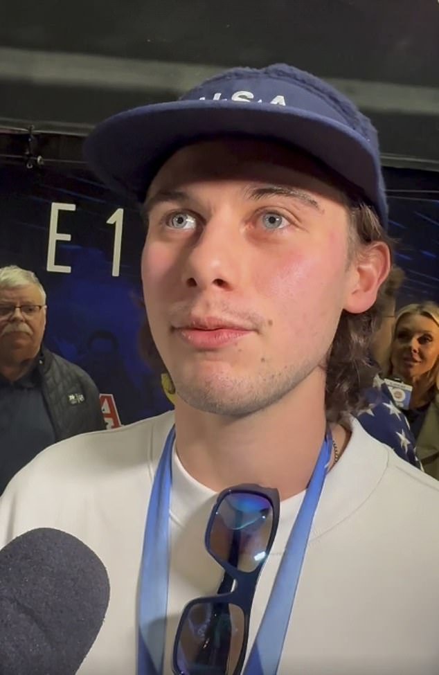 El héroe del hockey del equipo de EE. UU., Jack Hughes, rompe el silencio sobre las estrellas femeninas que rechazan a Trump y la reacción airada a su propia visita a la Casa Blanca.