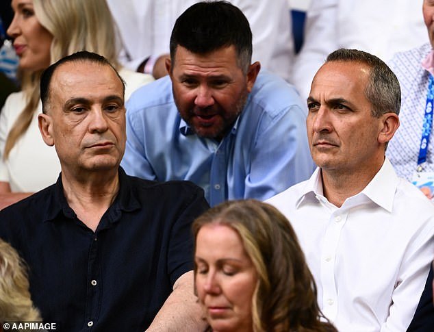 El lanzamiento de NRL Las Vegas causó una gran interrupción cuando el avión que transportaba a los altos mandos del juego se vio obligado a dar la vuelta y regresar a Sydney.