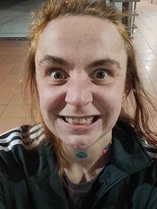 Hombre acusado de matar a puñaladas a un extraño a plena luz del día intenta salir libre bajo la defensa de «enfermedad mental»