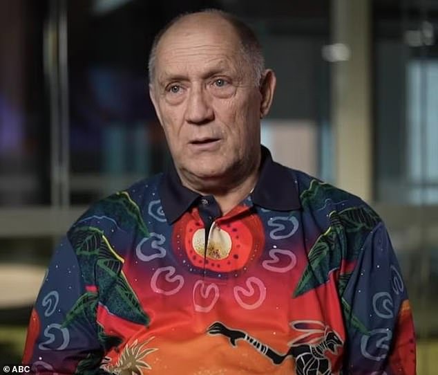 Lee Sales revela la escalofriante razón por la que el episodio de ABC Australian Story sobre un pensionista que «capturó los corazones de Australia» se emitió en el último minuto