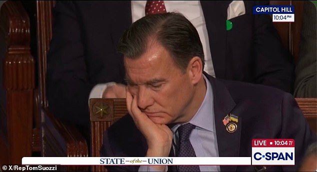 Los demócratas duermen durante el SOTU de Trump, Tom Suozzi se queja de «ver reposiciones»