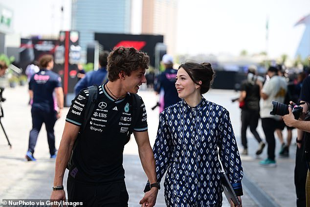 ¡Otra estrella de la Fórmula Uno está soltera! La novia de Kimi Antonelli anunció su ruptura con el piloto de Mercedes una semana antes del inicio de la temporada, después de que Lando Norris confirmara su ruptura con Maguire Corseiro.