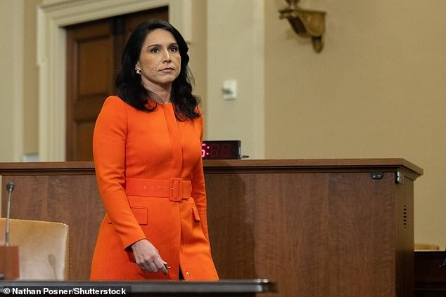 Trump bloquea la denuncia de un denunciante secreto contra la principal jefa de espías, Tulsi Gabbard