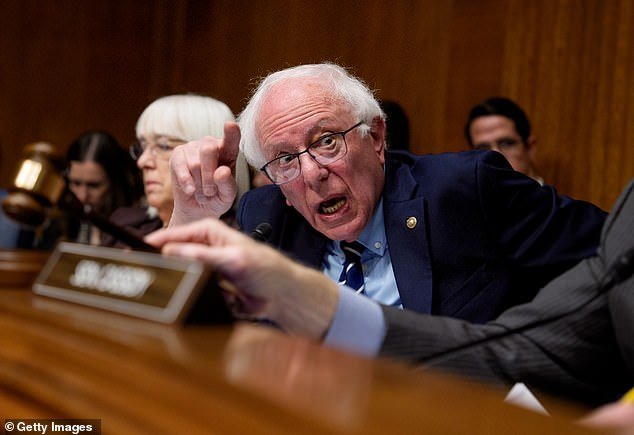 Legislador republicano lanza un ataque brutal a Bernie Sanders mientras el dúo repite su disputa en un feroz enfrentamiento en el Senado