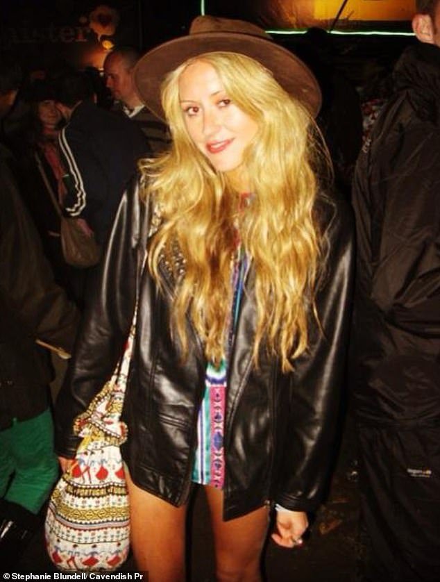 Una ejecutiva de la jet set fue asesinada a golpes por un alcohólico que la mantuvo prisionera en su casa durante 10 días y la alimentó con polos de hielo con vodka.