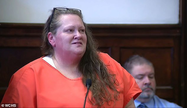 Madre de Virginia Occidental llora después de que su hija hambrienta de 14 años fuera condenada a muerte