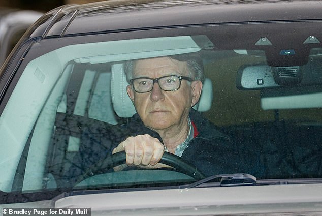 Ahora Peter Mandelson se enfrenta a una investigación de fraude de la UE por los archivos de Epstein: el ex comisario de Bruselas avisa con antelación del rescate de 500.000 millones de euros al financiero pedófilo caído en desgracia