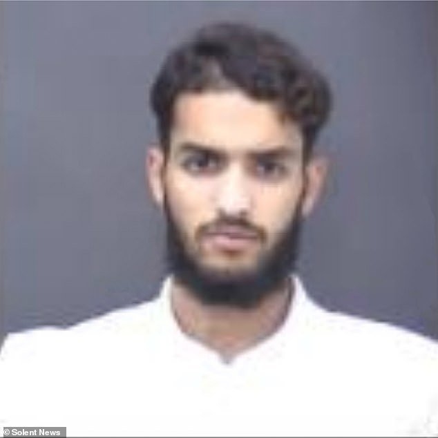 Seis ciudadanos franceses, incluido un matrimonio, han sido encarcelados por presuntamente planear un plan ilegal después de haber sido atraídos por anuncios en Snapchat que prometían pagos lucrativos.