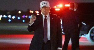 Donald Trump sorprende a los invitados de Mar-a-Lago mientras sus asesores se reúnen en silencio para realizar ataques encubiertos en Irán