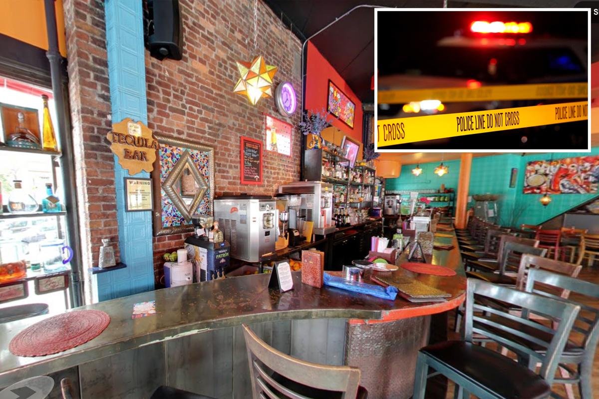 Mujer irrumpe en un restaurante de Nueva York, golpea al restaurante con una botella de vidrio y cuatro calcetines más