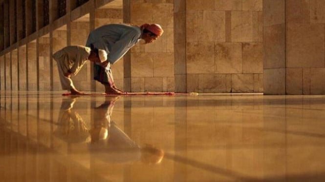 Horario de oración de hoy miércoles 25 de febrero de 2026 por Yakarta y sus alrededores