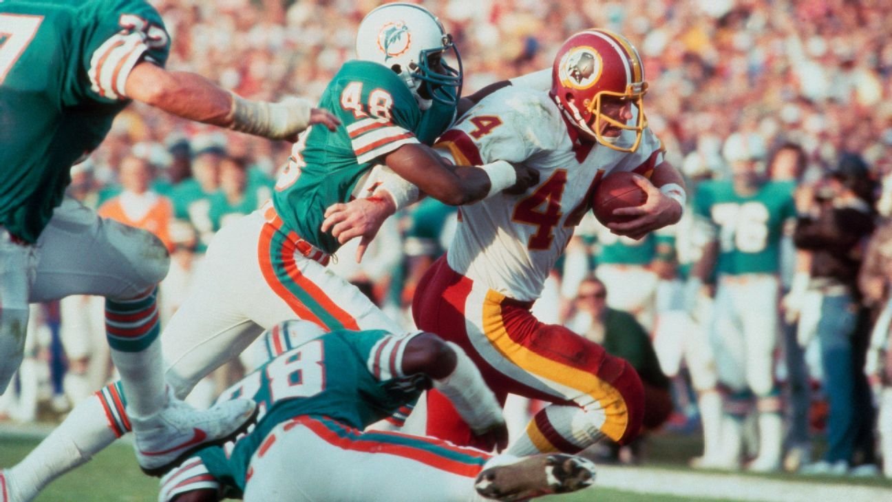 La estrella de ‘Selling Sunset’ paga 470.000 dólares por la camiseta del Super Bowl de John Riggins, miembro del HOF