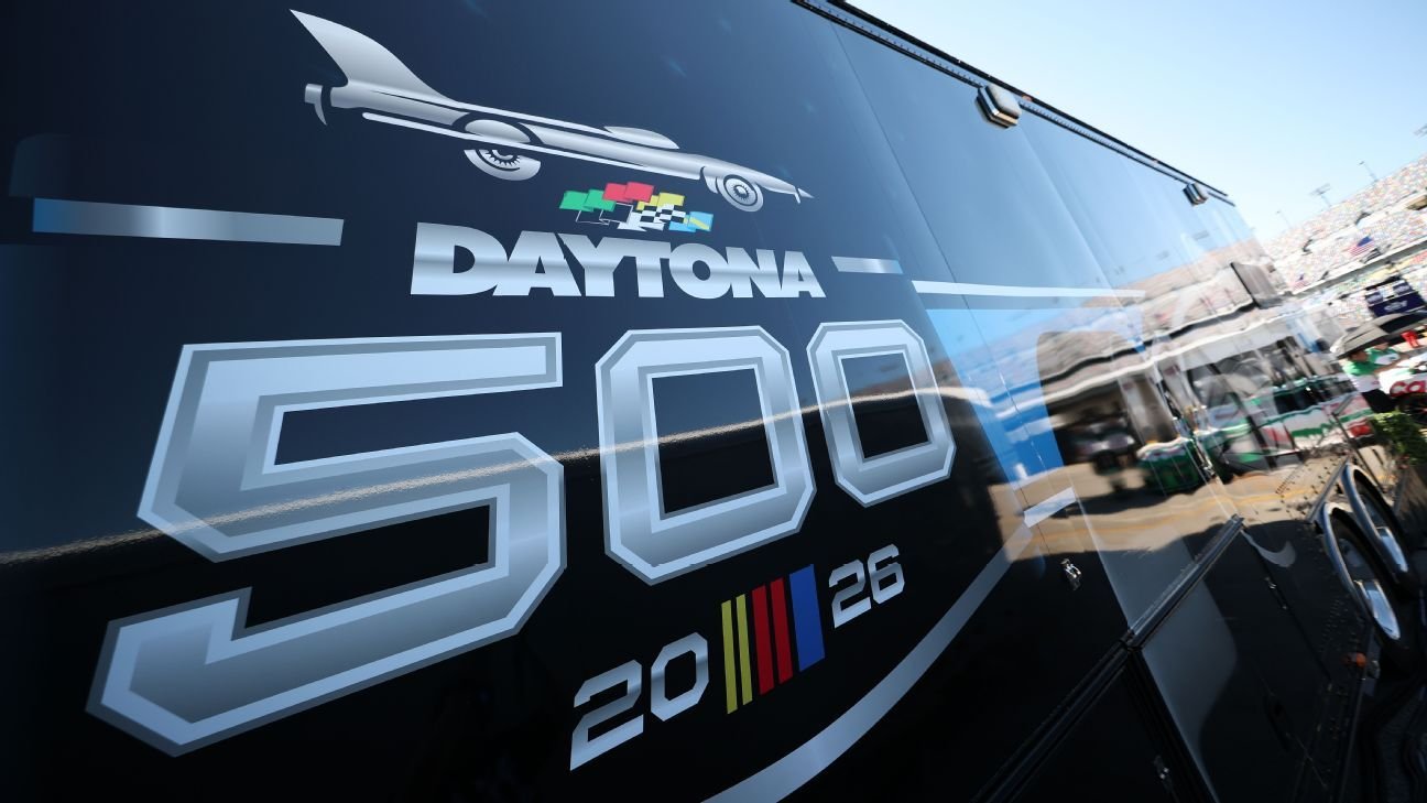 La hora de inicio de las 500 Millas de Daytona se adelantó una hora debido al mal tiempo