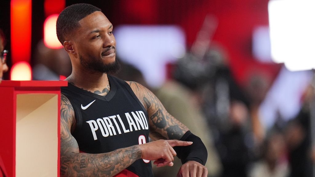 Lillard ganó un tercer tiroteo de 3 puntos récord