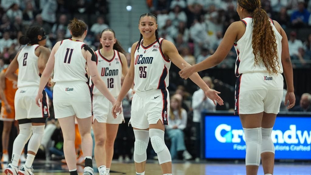 UConn y UCLA revelan anticipadamente las 16 mejores cabezas de serie femeninas de la NCAA