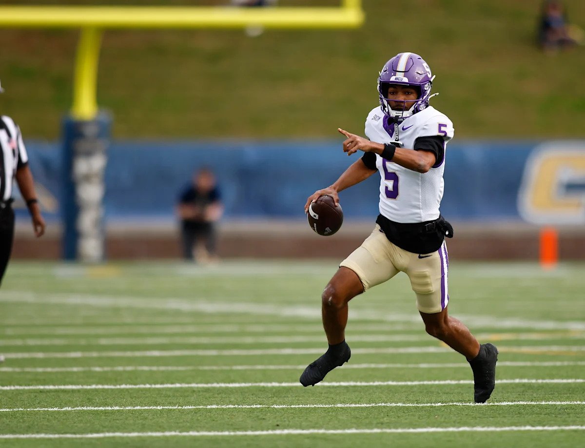 Bill Belichick, UNC elige otro QB: Taron Dickens se transfiere desde Western Carolina
