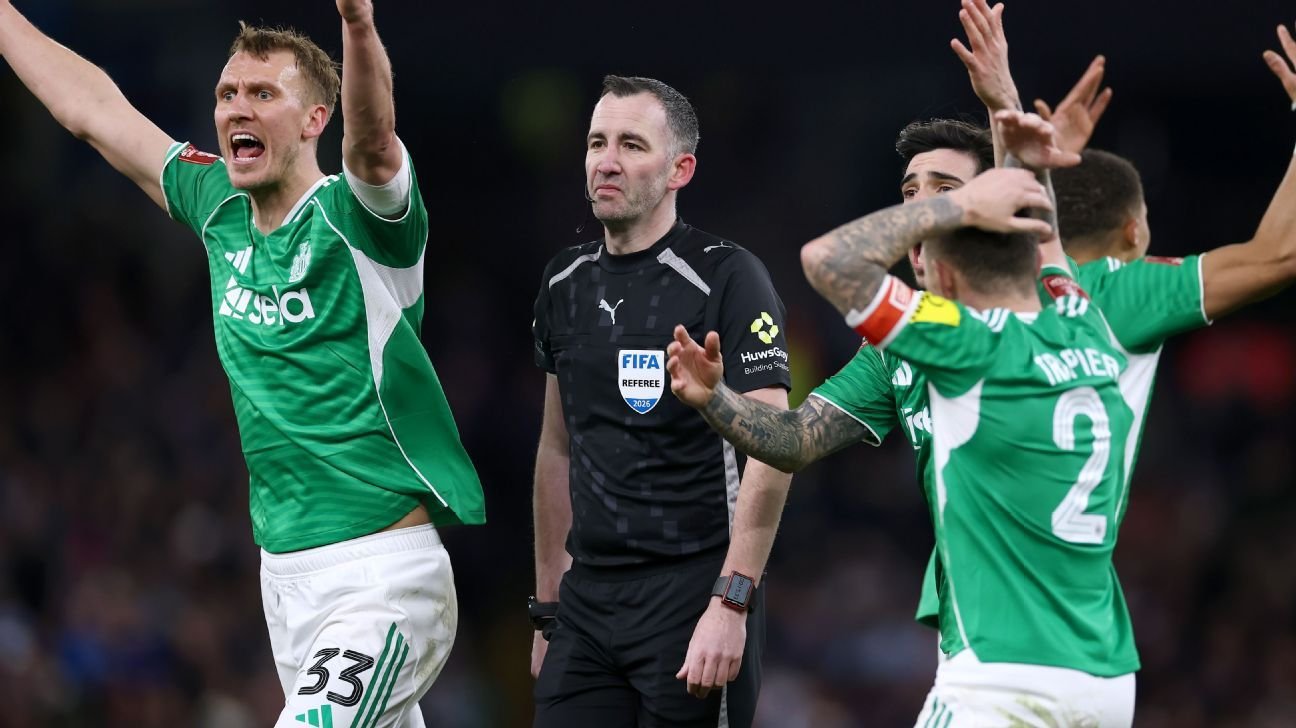 ¿Es mejor el fútbol sin VAR? La Copa FA demuestra que nadie lo sabe