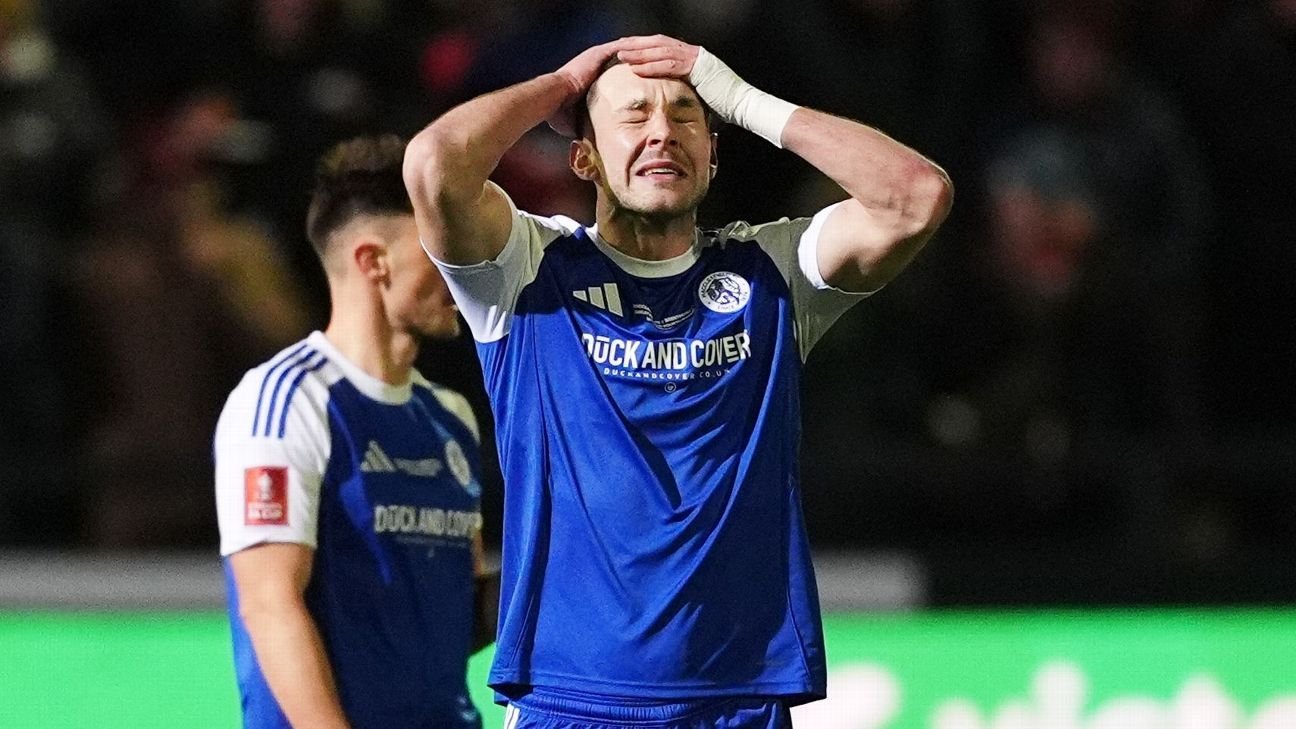 La magia de la copa del Macclesfield FC termina con un gol en propia meta, pero el legado está asegurado