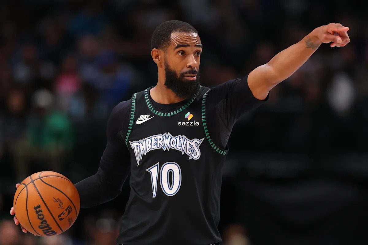 Mike Conley Jr.se reincorpora a los Timberwolves después de ser canjeado dos veces, renunciado por los Hornets