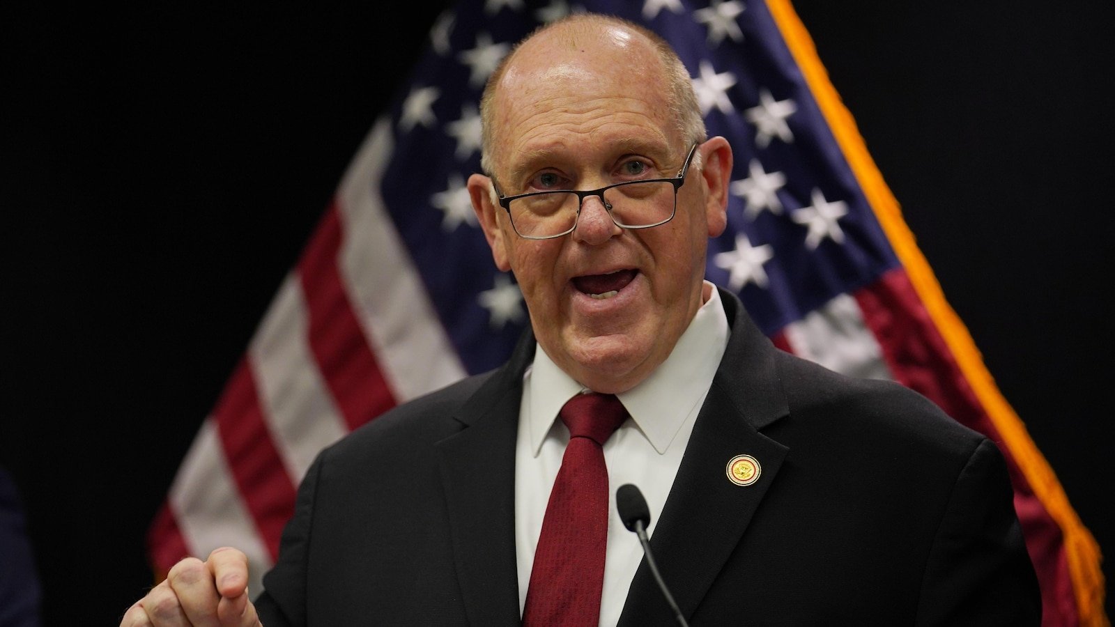 El zar fronterizo de Trump dice que una «pequeña» fuerza de seguridad permanecerá en Minnesota después de la reducción de las fuerzas de seguridad