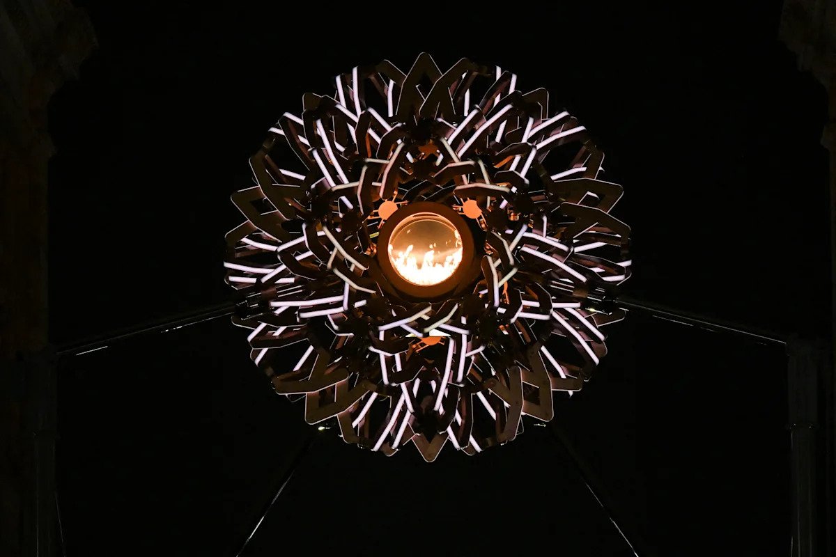 Resumen del día 16 de los Juegos Olímpicos de Invierno 2026: el hockey de EE. UU. sorprende a Canadá por el oro, Eileen Gu gana de nuevo, Milán Cortina se apaga