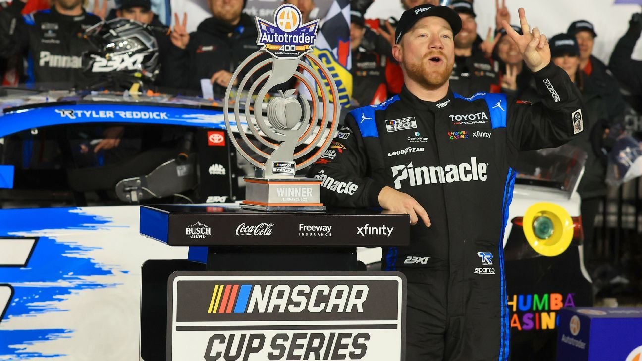 Tyler Reddick gana en 2OT y arrasa en las primeras dos carreras de la Copa NASCAR