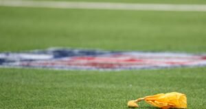 La NFL permite a los oficiales de repetición lanzar banderas