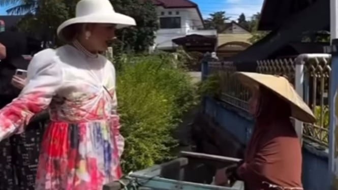 Su estilo de moda ha llamado la atención de todos. Aquí hay algunos datos interesantes sobre la esposa del gobernador de Kalimantan Oriental.