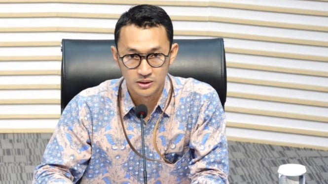 La Comisión Anticorrupción ha examinado la cuestión de la compra de un coche oficial para el gobernador de Kalimantan Oriental, Rudy Masud, por 8.500 millones de euros, informa