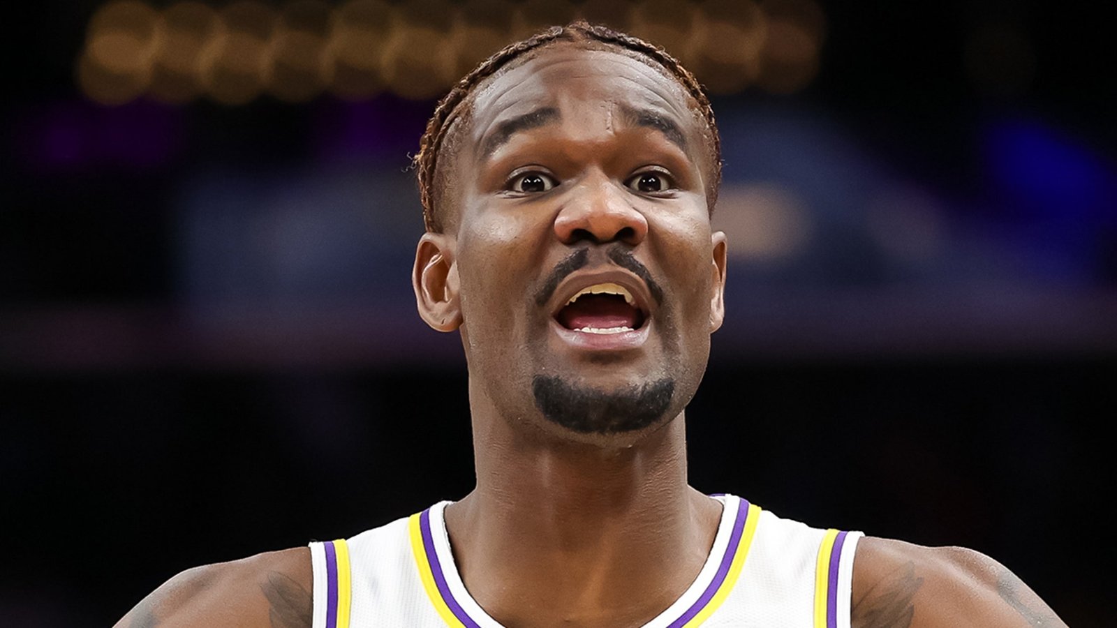 Deandre Ayton detenido, buscado por marihuana en el aeropuerto de Bahamas, sin cargos presentados