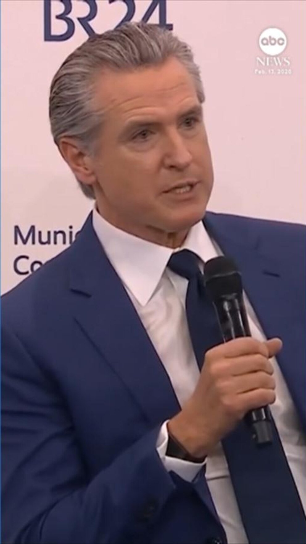 Video El gobernador de California, Gavin Newsom, llamó al presidente. Trump es ‘temporal’ en mensaje a líderes mundiales