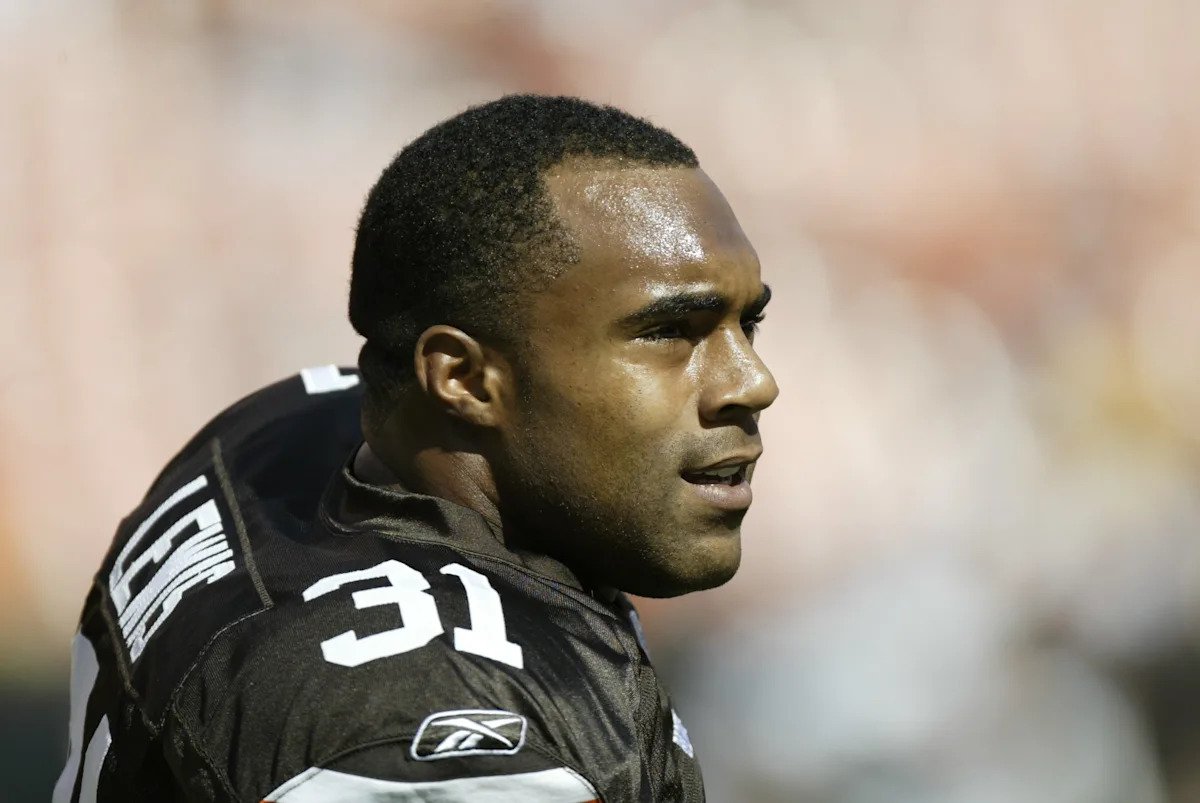 El presidente Trump indulta a 5 exjugadores de la NFL por varios delitos, incluidos Jamaal Lewis, Nate Newton y Joe Klecko