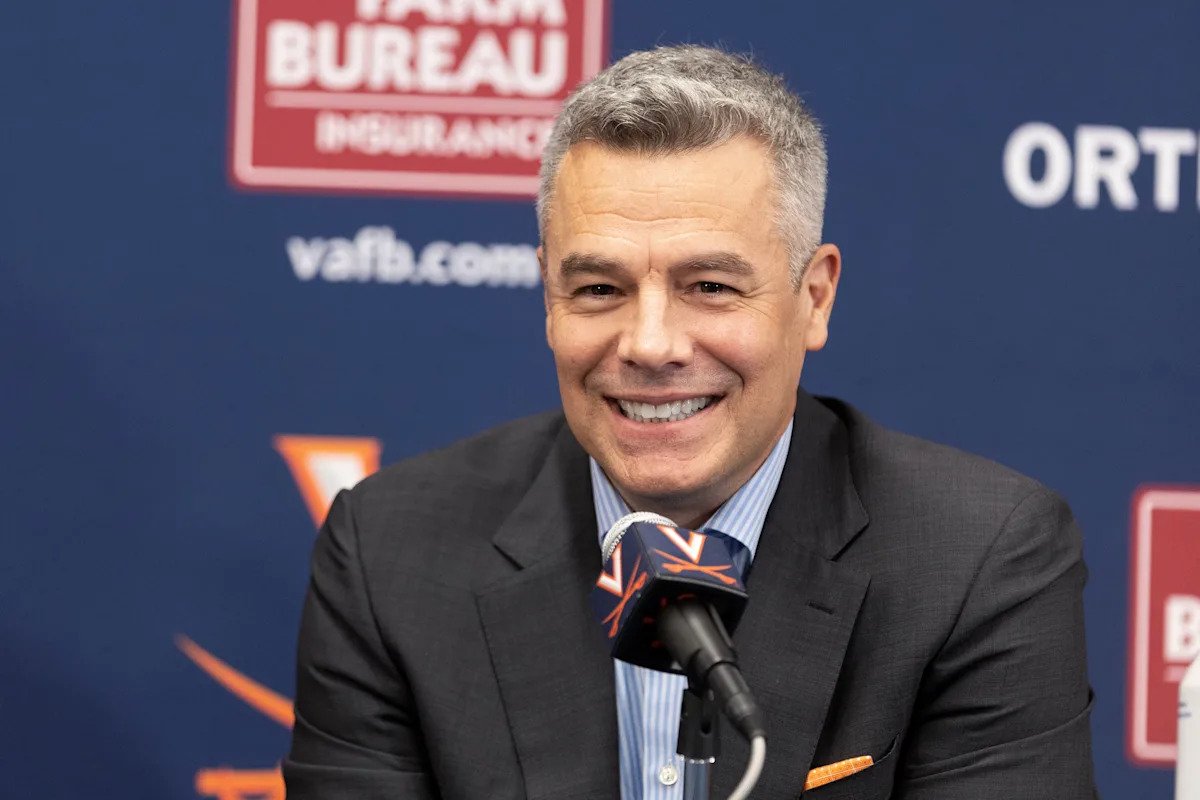 Los Lakers nombraron al ex entrenador de la UVA Tony Bennett como ‘asesor del draft’ de Rob Pelinka.