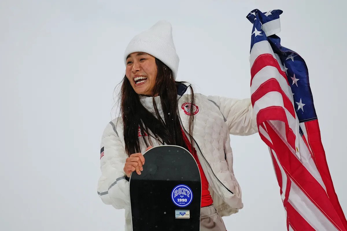 Recuento de medallas de los Juegos Olímpicos de Invierno 2026: el equipo de EE. UU. llega a 14 después de la plata de Chloe Kim y el bronce de Jessie Diggins.