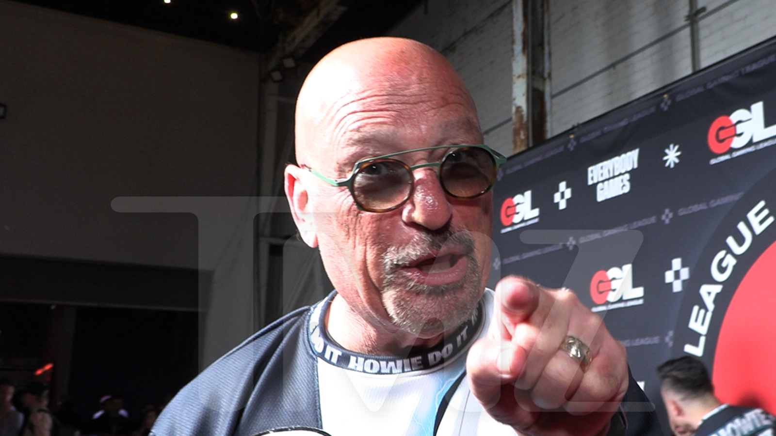 Howie Mandel quiere que la jueza Judy sea la próxima jugadora famosa