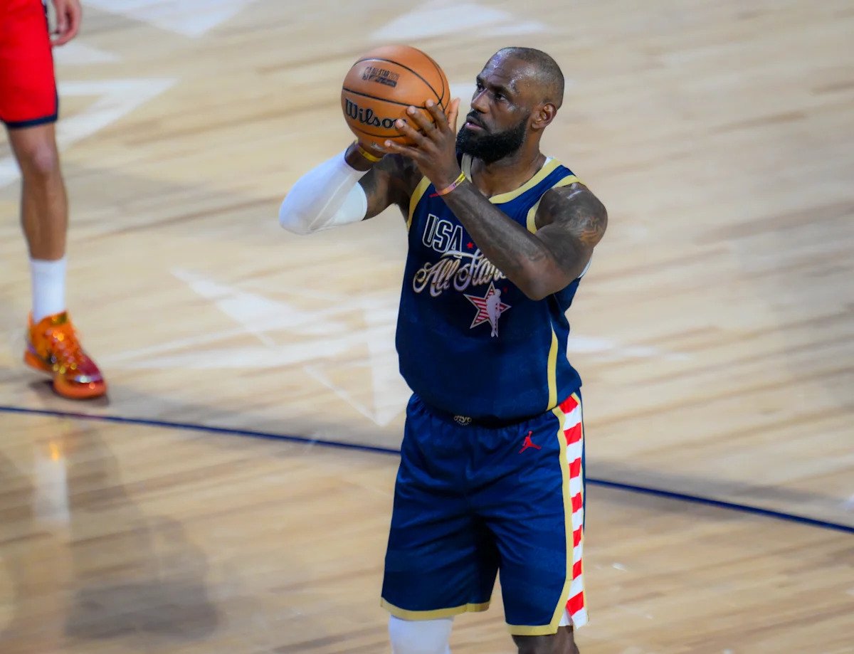 Los Lakers darán la bienvenida a LeBron James para una temporada número 24 de la NBA si quiere regresar