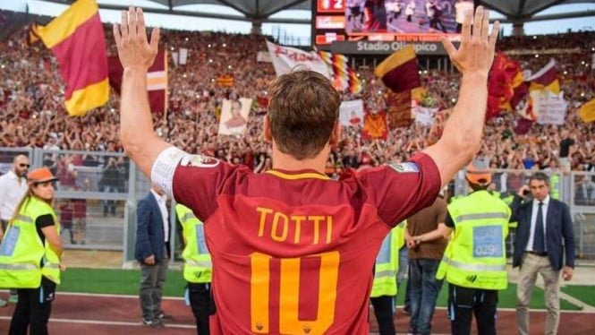 Francesco Totti se sincera sobre los rumores de regreso a la AS Roma: todavía estamos discutiendo los detalles