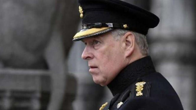 Gran Bretaña está considerando poner fin al derecho del príncipe Andrés a heredar el trono real