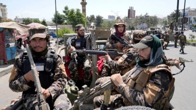 Decenas de personas muertas en ataques de Pakistán en Afganistán y amenazas de los talibanes