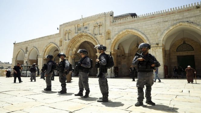 Israel prohíbe a los musulmanes palestinos adorar en la mezquita de Al Aqsa durante el Ramadán