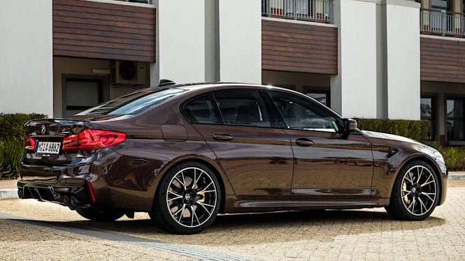 La pintura de automóviles a base de aerosol está empezando a desafiar los métodos convencionales