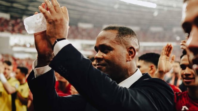 Patrick Kluivert admite que todavía quiere entrenar a la selección de Indonesia
